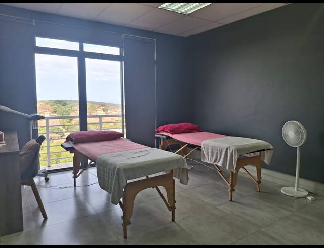 66M² BUSINESS CENTRE FOR SALE IN BALLITO DISTRICT